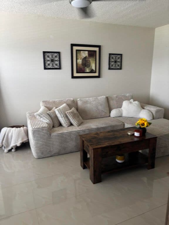 2-bedroom Condo — 3004 Lincoln A