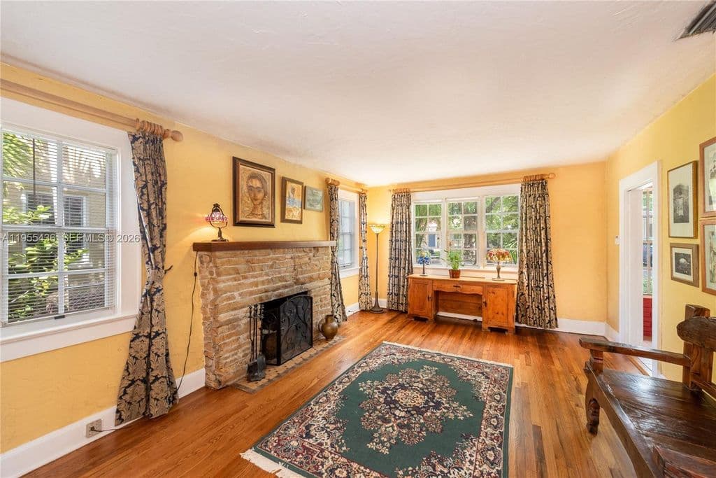 2+1 Müstakil ev — 1256 Algeria Ave