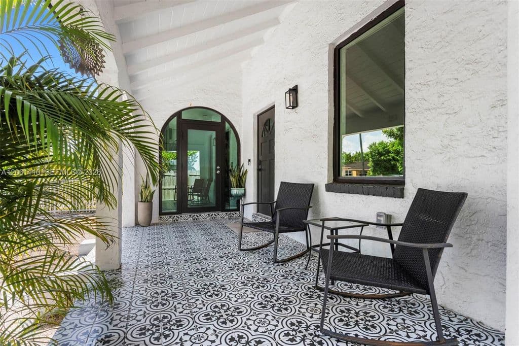 6-bedroom Single-Family Home — 1644 SW 9th St