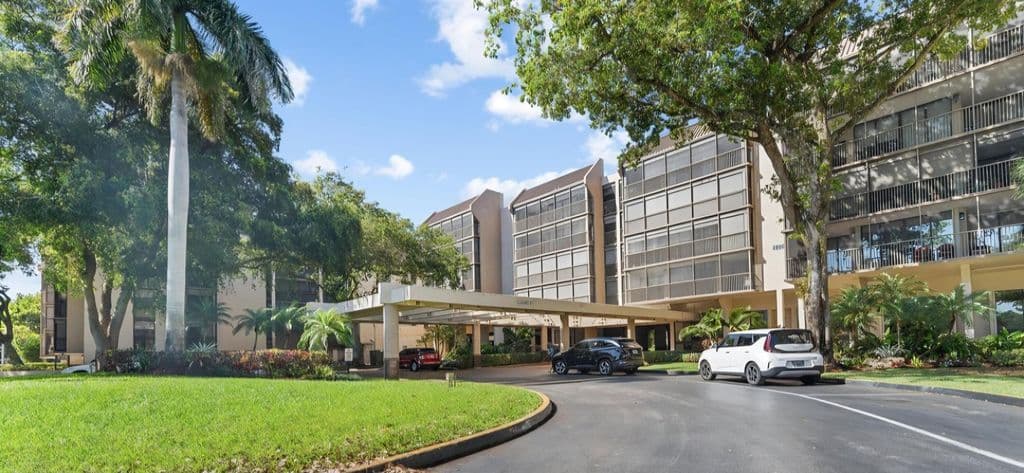 2+1 Condo — 2800 N 46TH Avenue #A404