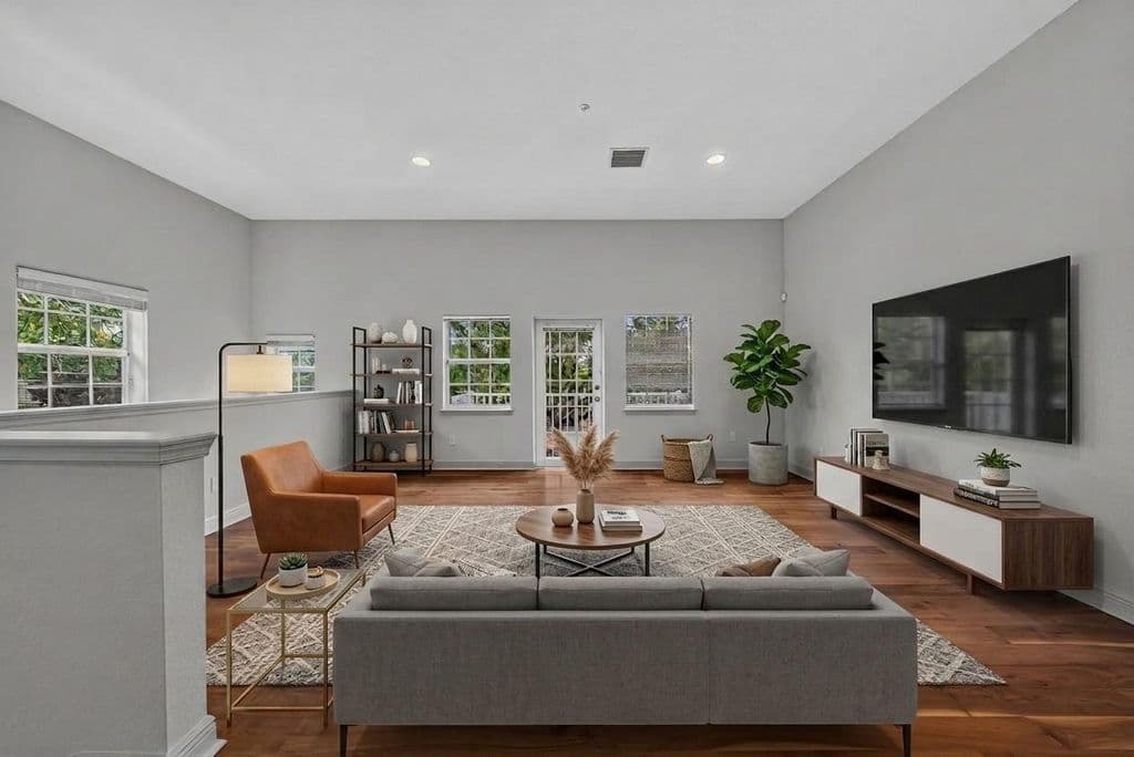 4-bedroom Property — 2700 NE 8th Avenue