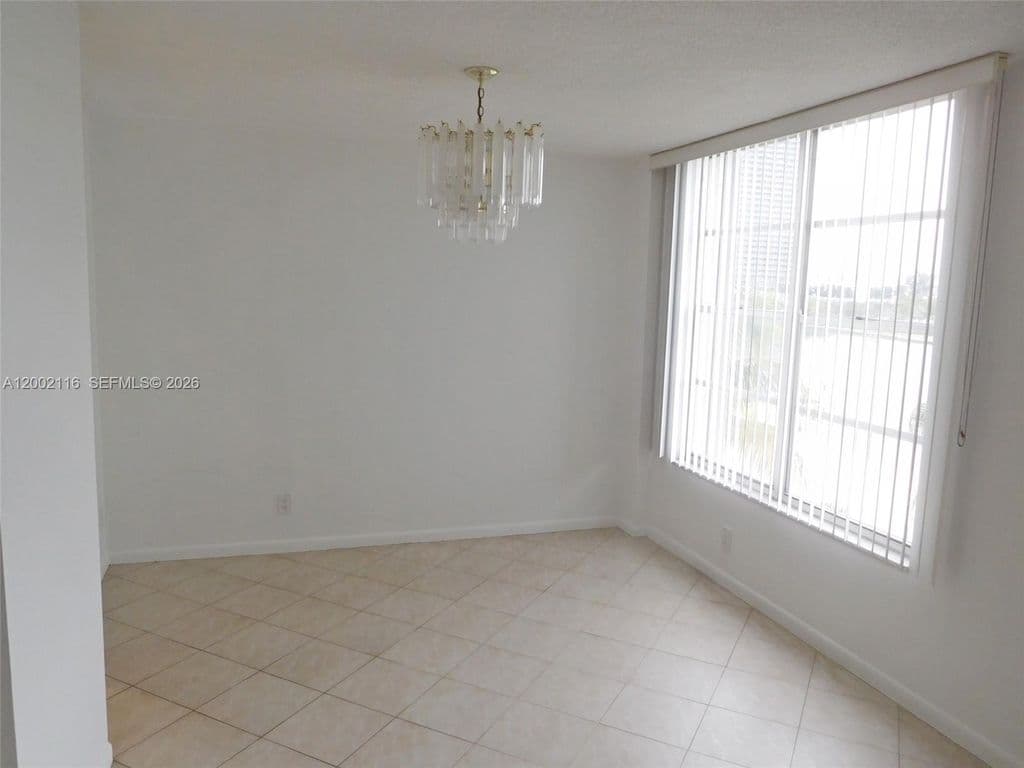 3+1 Condo — 3800 S Ocean Dr APT 305