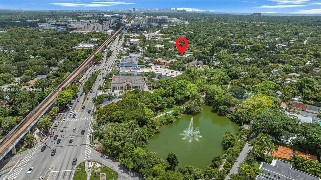 1+1 Condo — 6330 SW 79th St APT 2