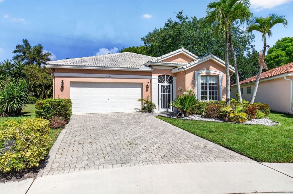 3-bedroom Single-Family Home — 6453 Emerald Breeze Way