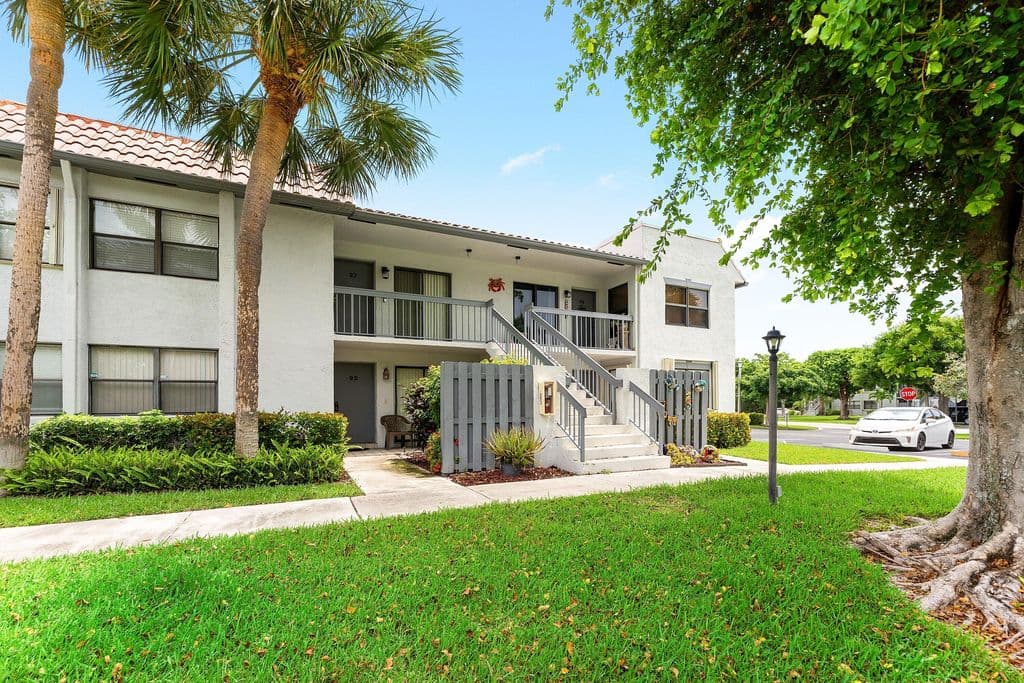 2-bedroom Condo — 105 Tropic Isle Drive Apt 22d