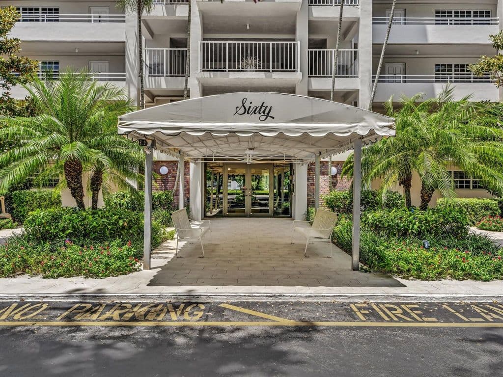 3-bedroom Condo — 605 OAKS Drive #810