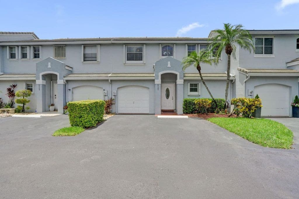 3-bedroom Property — 4737 Grapevine Way