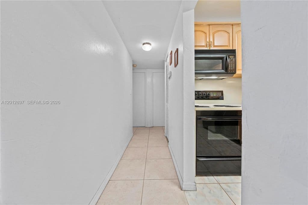 2+1 Condo — 7829 Miller Dr APT B205