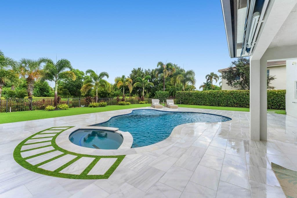 5-bedroom Single-Family Home — 141 UMBRELLA Place