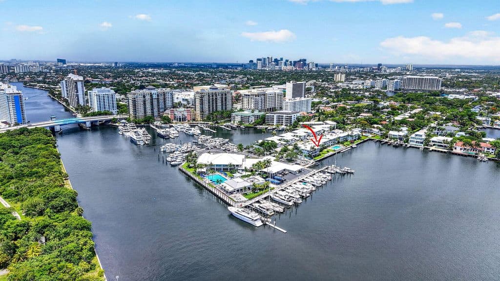 2-bedroom Condo — 2727 Yacht Club Boulevard #1b