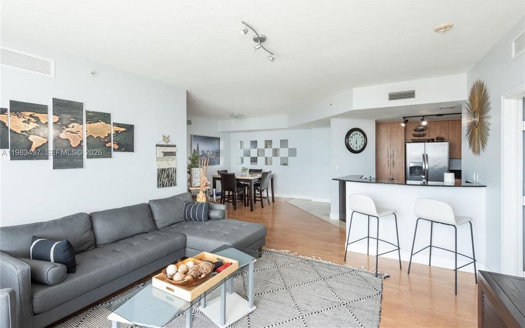 2+1 Condo — 7910 Harbor Island Dr APT 502