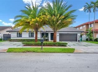 4+1 Müstakil ev — 14211 SW 31st St, Miami, 33175