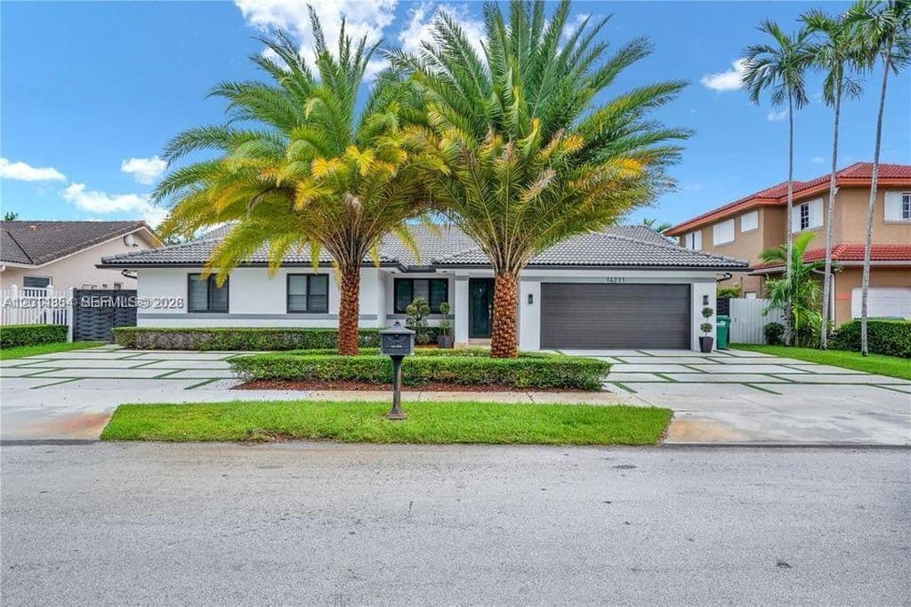 4+1 Müstakil ev — 14211 SW 31st St
