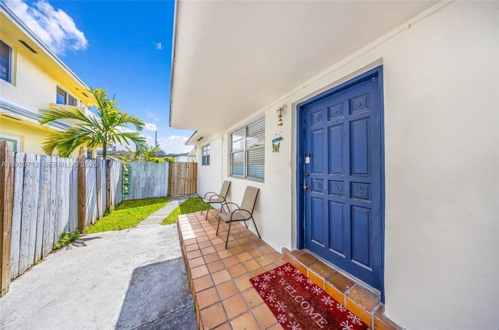 4+1 Mülk — 3532 NW 4th Ter