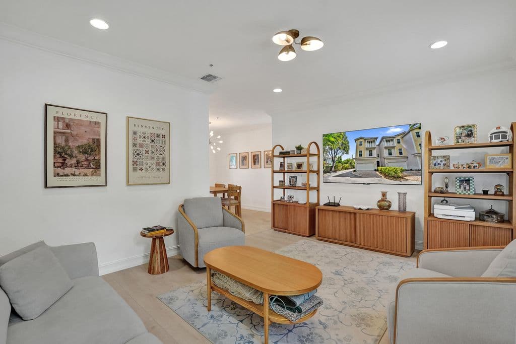 3-bedroom Property — 2730 Old Florida Trail #2730