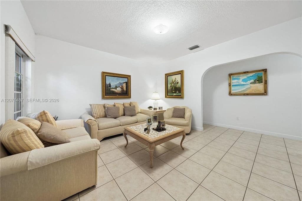 5-bedroom Single-Family Home — 1220 SW 139th Ave