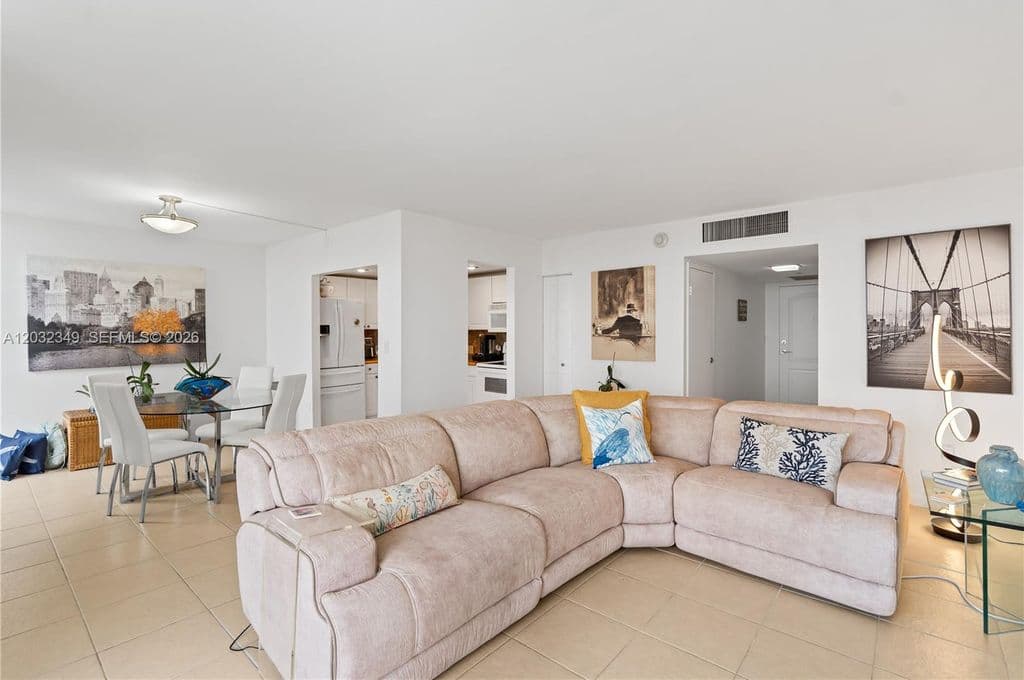 1-bedroom Condo — 3675 N Country Club Dr APT 2201