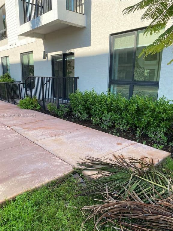 3+1 Condo — 8301 NW 41st St #B-110