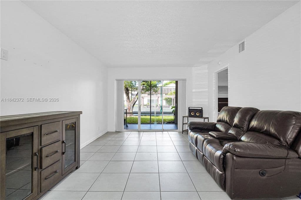 2+1 Condo — 9159 SW 141st Pl #9159