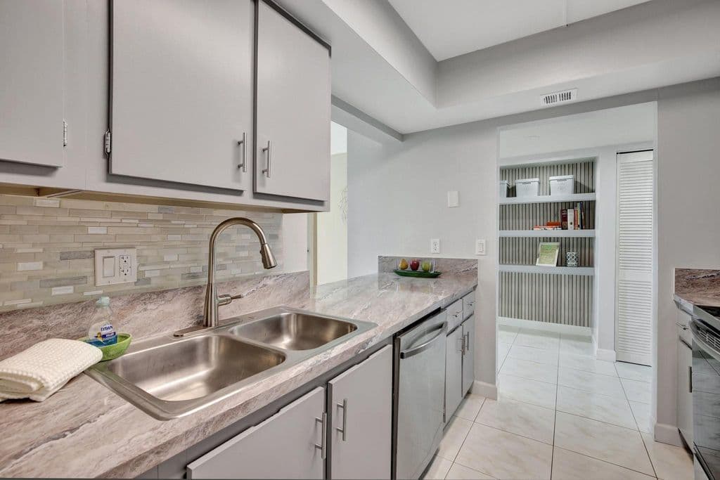 2+1 Condo — 1101 River Reach Drive #415