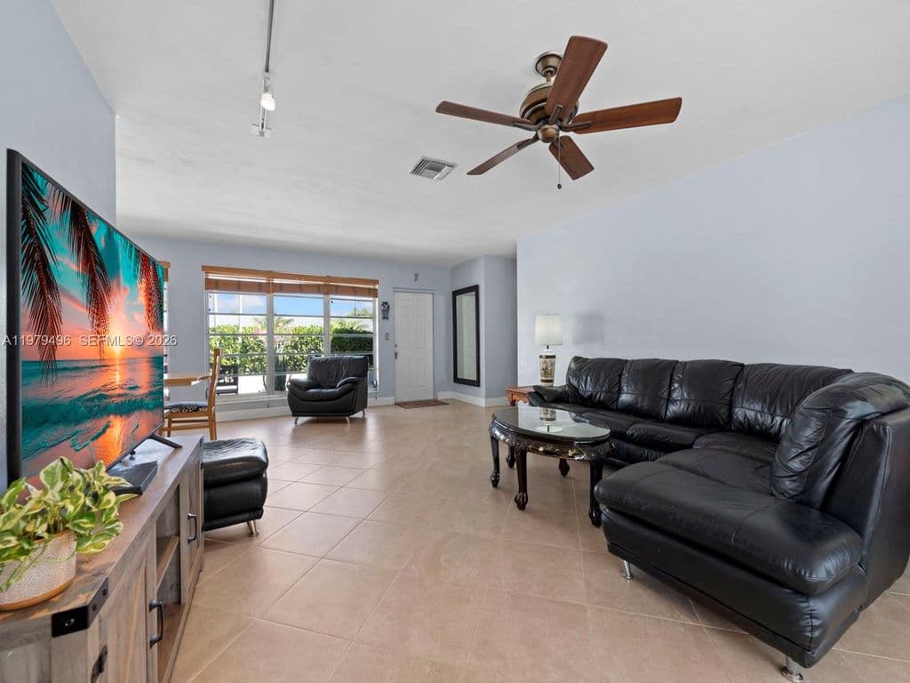 4+1 Müstakil ev — 8620 SW 185th Ter