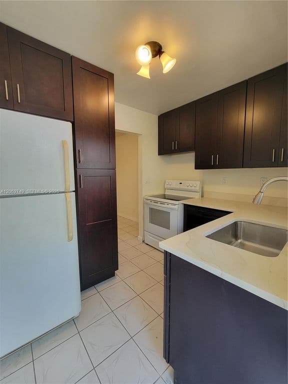 2-bedroom Condo — 1425 Arthur St APT 101A