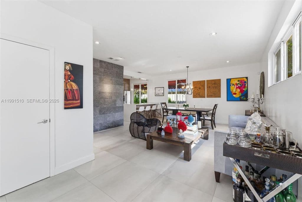 5-bedroom Single-Family Home — 8657 NW 2nd St