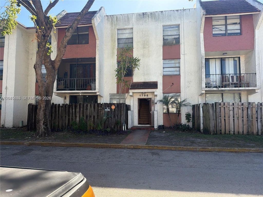 2-bedroom Condo — 1796 NW 55th Ave APT 103
