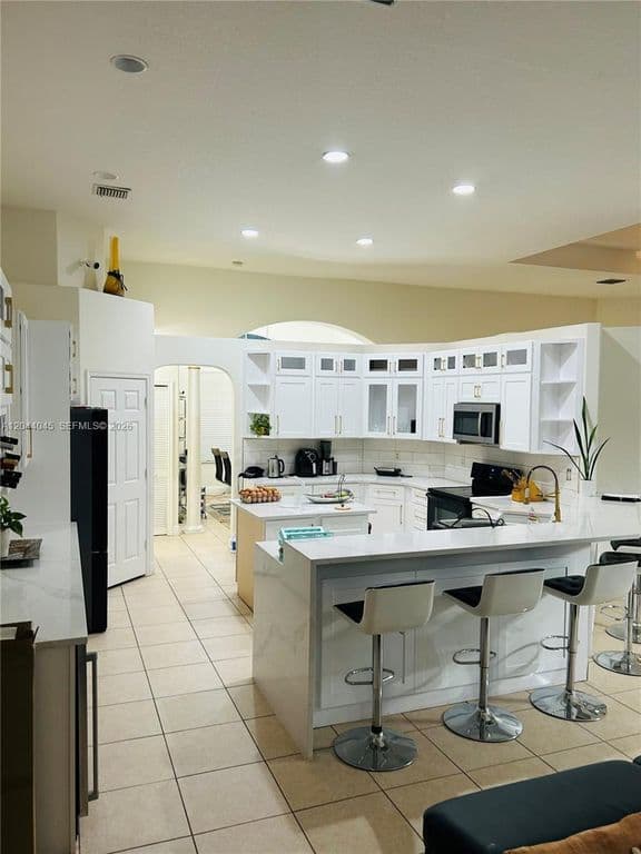 4-bedroom Single-Family Home — 13754 48th Ct N