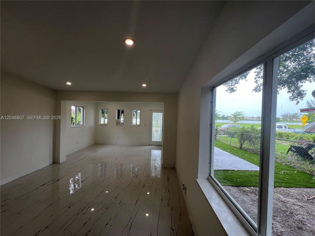 2+1 Müstakil ev — 1831 Wilmington St