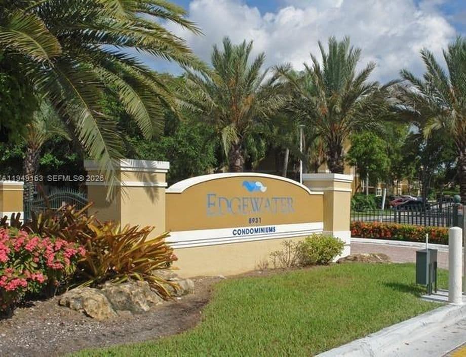 3+1 Condo — 8821 Wiles Rd APT 101