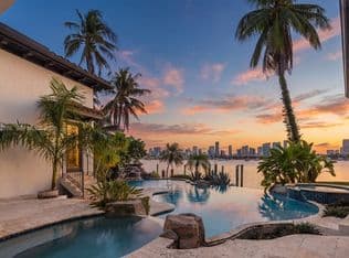 5-bedroom Single-Family Home — 432 S Hibiscus Dr, Miami Beach, 33139