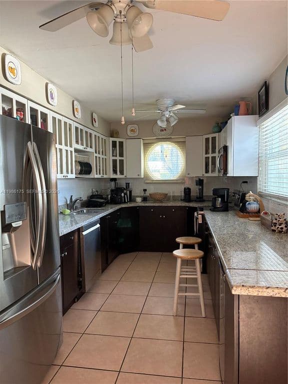 2+1 Müstakil ev — 1758 SW 18th St
