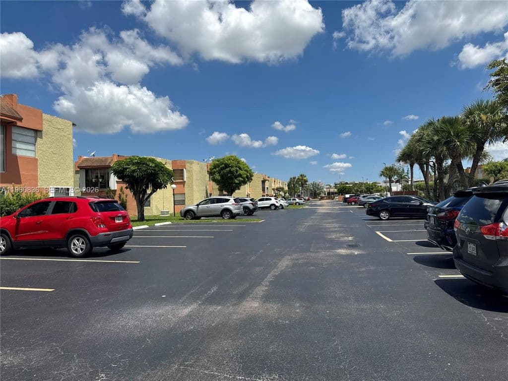 1-bedroom Condo — 9350 W Flagler St APT 105A