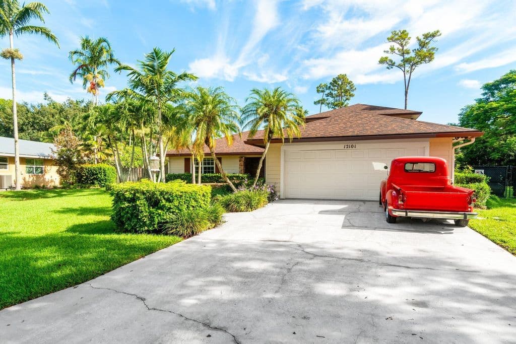 3-bedroom Single-Family Home — 12101 Tumbleweed Court