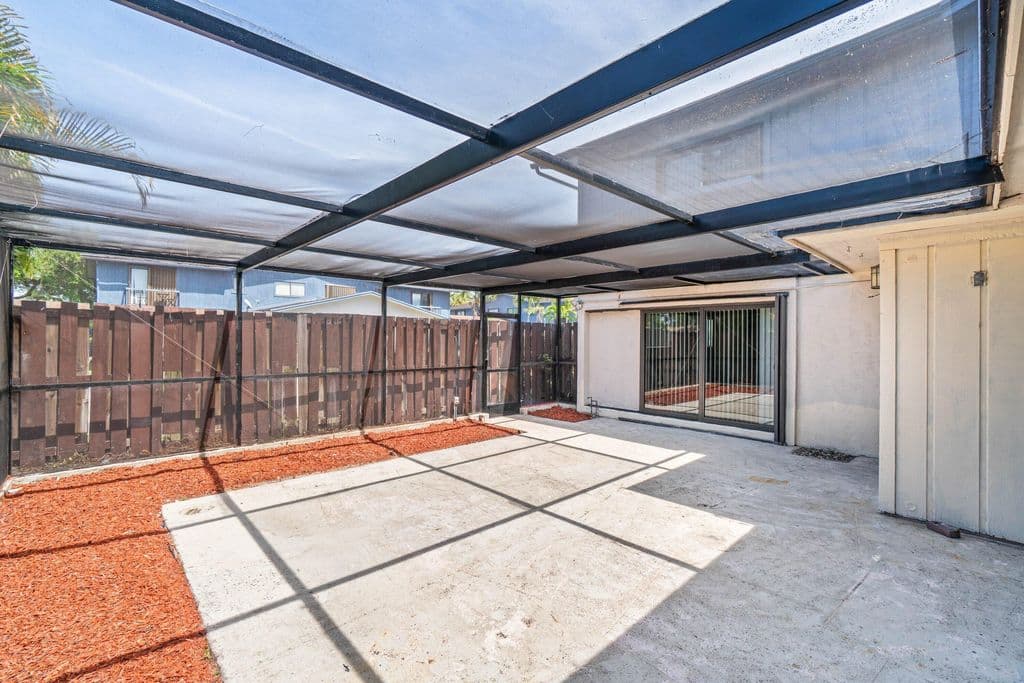 3-bedroom Property — 4585 Holly Lake Drive