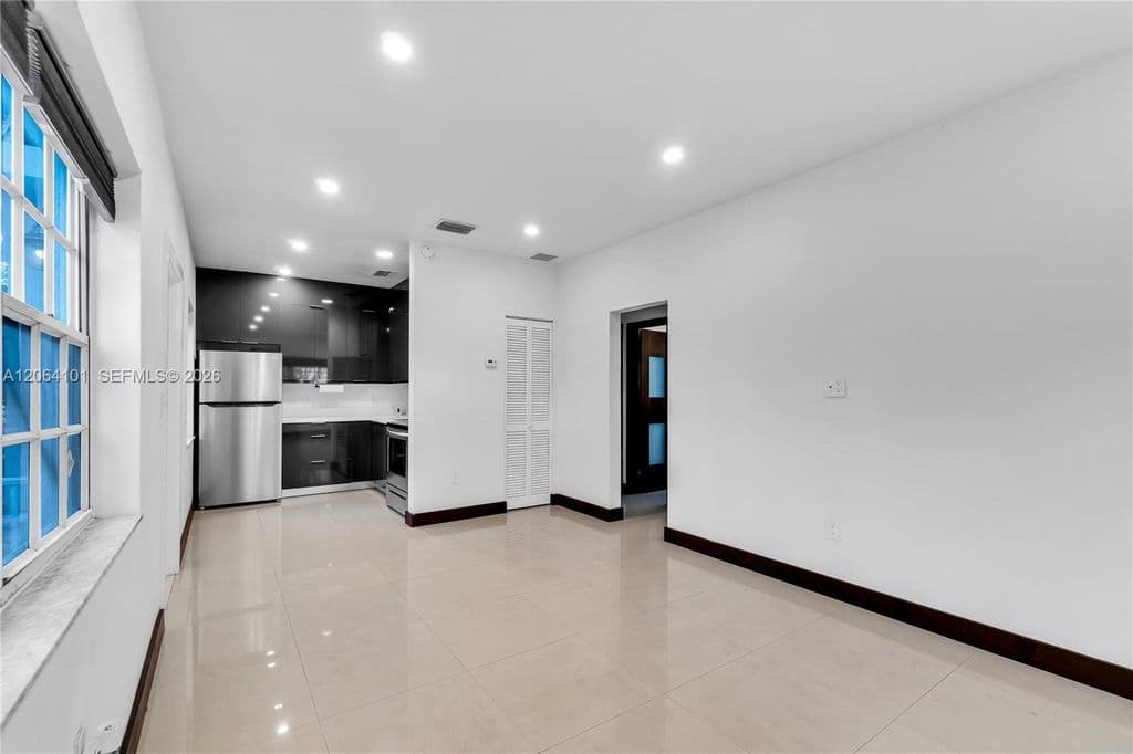 2+1 Condo — 8335 E Crespi Blvd #4