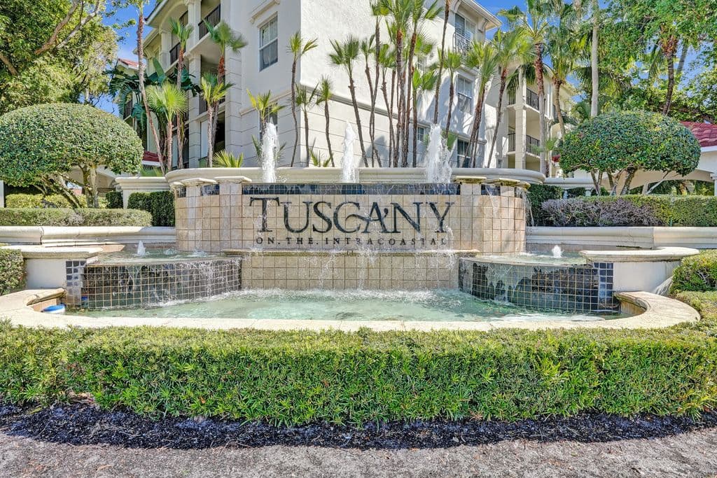 2+1 Condo — 2113 Tuscany Way