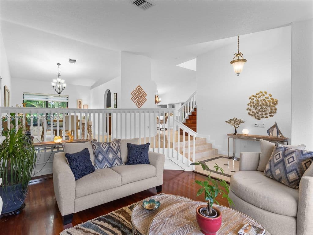 4+1 Müstakil ev — 15480 SW 148th St