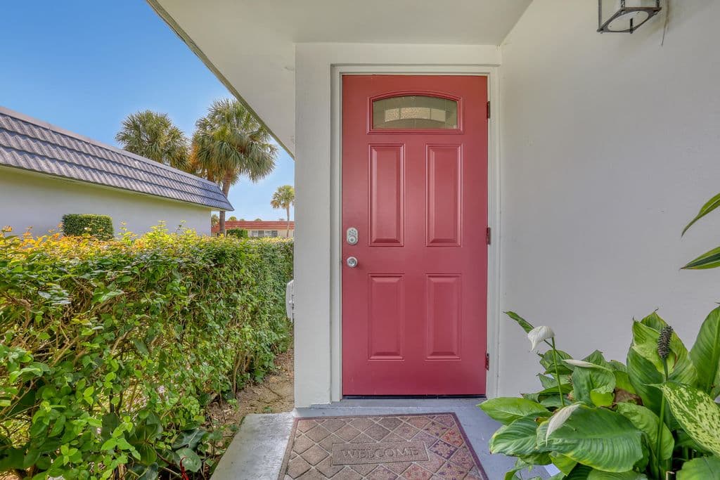 2-bedroom Condo — 2886 Fernley Drive E #5