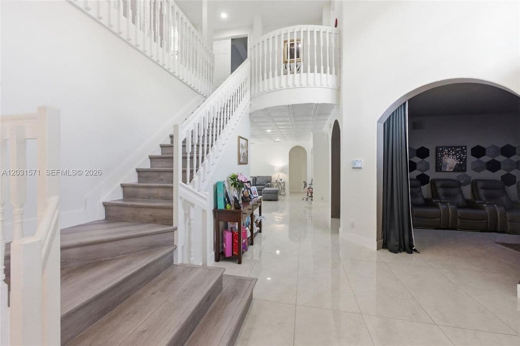 5-bedroom Single-Family Home — 3511 SW 145th Ave