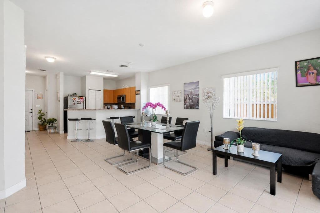 3-bedroom Property — 1702 SW 81ST Terrace