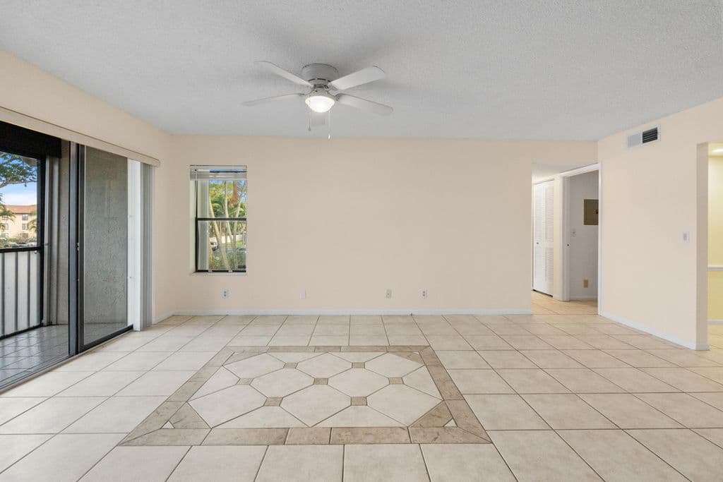 2+1 Condo — 706 Sunny Pine Way #E2