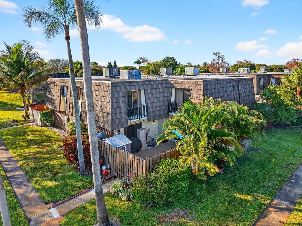 3-bedroom Property — 1545 W Forest Lakes Circle W #B