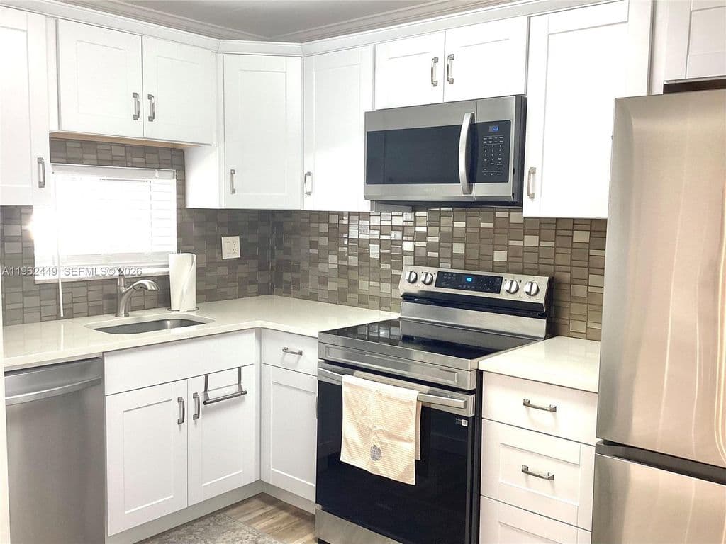 1-bedroom Condo — 9423 S Hollybrook Lake Dr APT 106