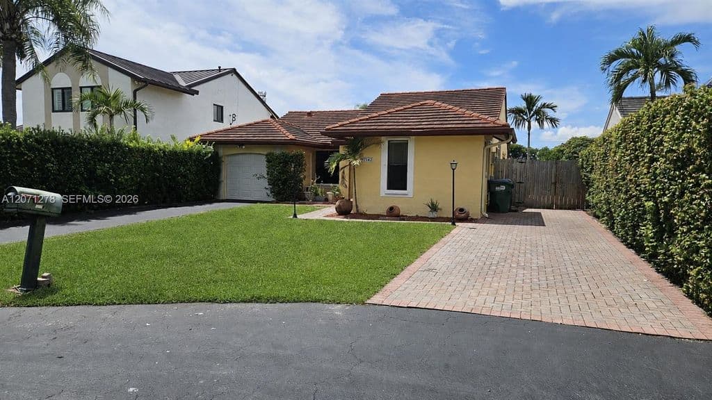 3+1 Müstakil ev — 7142 SW 103rd Court Cir