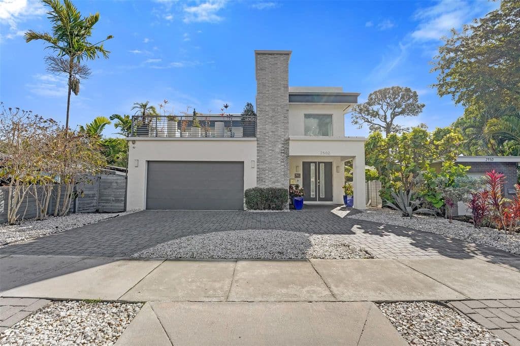 5-bedroom Single-Family Home — 2502 NE 6th Avenue