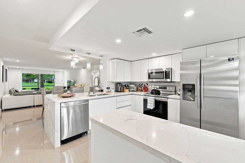 2-bedroom Condo — 2405 Antigua Circle #L1