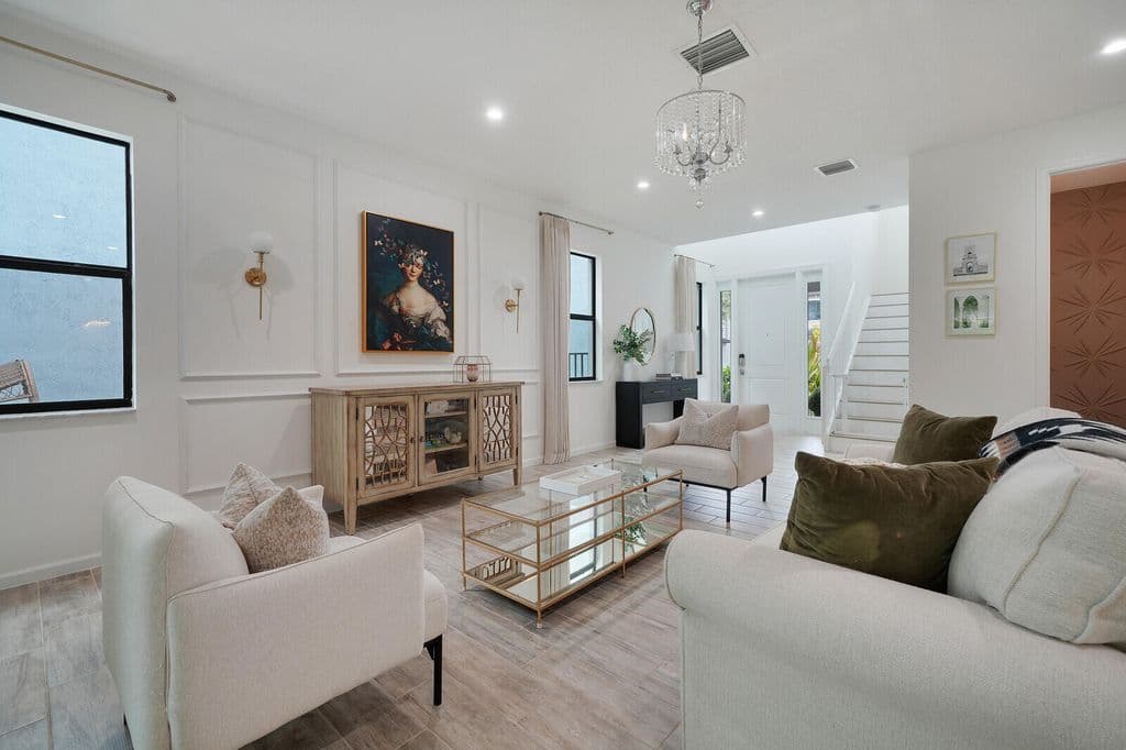 3+1 Müstakil ev — 6215 OCEANAIRE Way