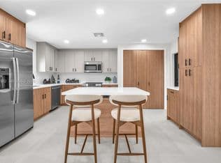 3-bedroom Single-Family Home — 2840 SW 5th St, Fort Lauderdale, 33312